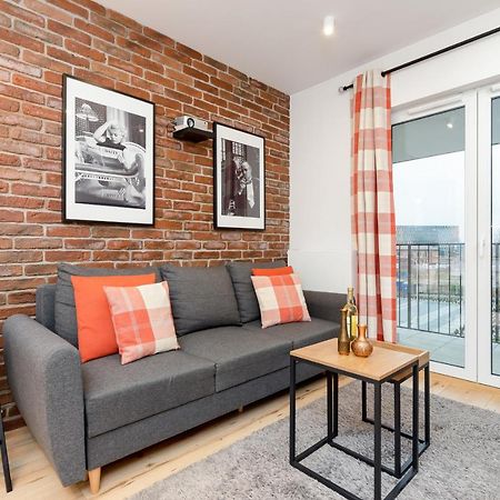 Movie Jacuzzi Apartment At The Main Station By Noclegi Renters Krasków Eksteriør bilde