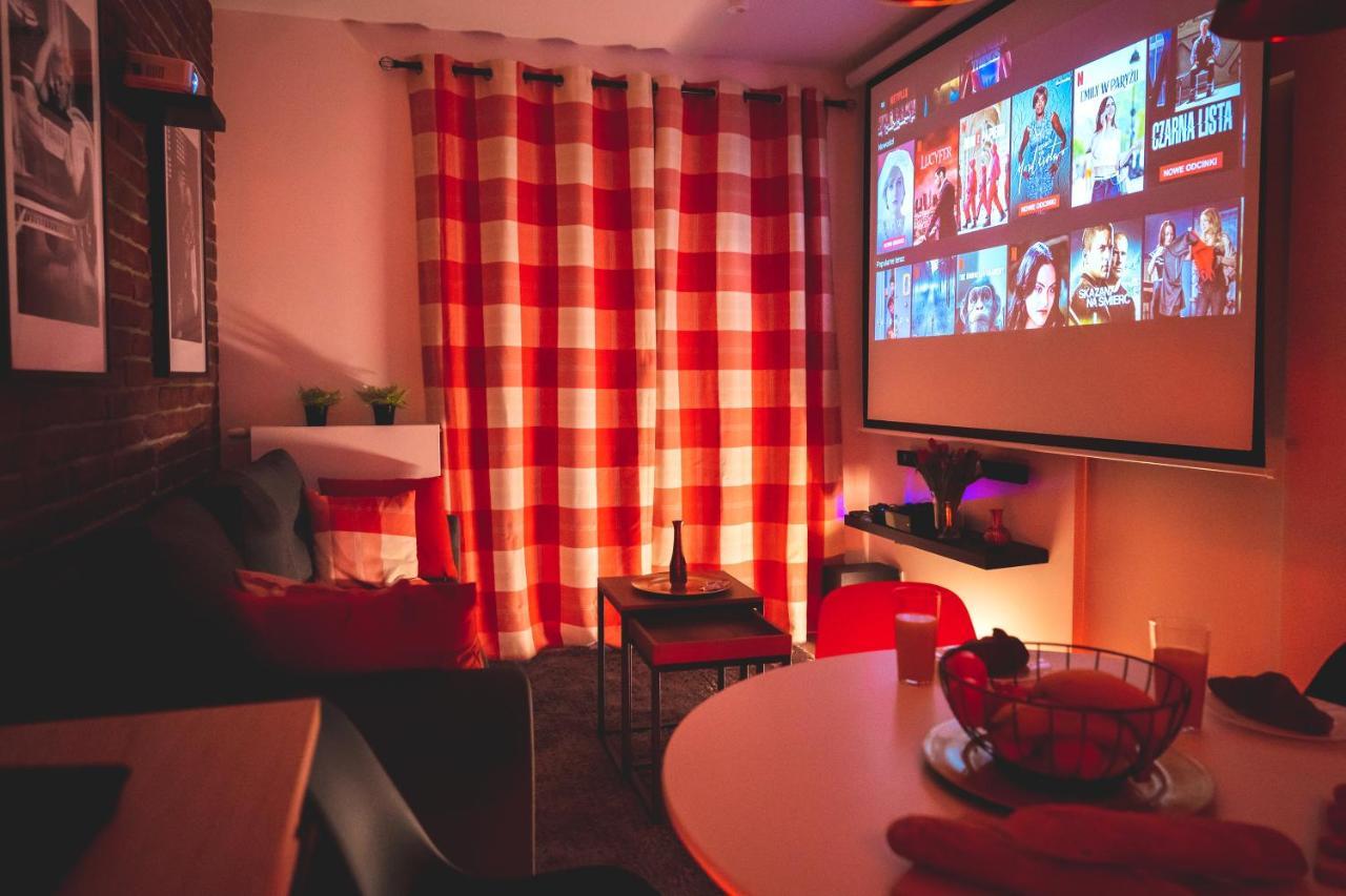 Movie Jacuzzi Apartment At The Main Station By Noclegi Renters Krasków Eksteriør bilde