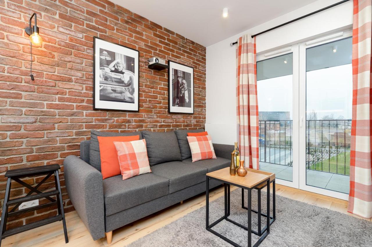 Movie Jacuzzi Apartment At The Main Station By Noclegi Renters Krasków Eksteriør bilde